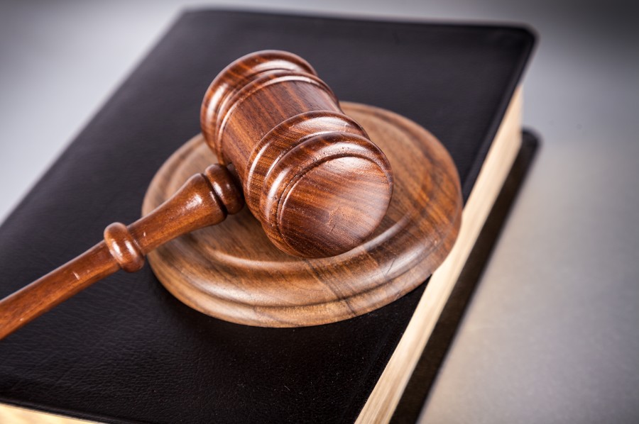 上海刑事案件律师：经济犯罪立案证据的多维度解析