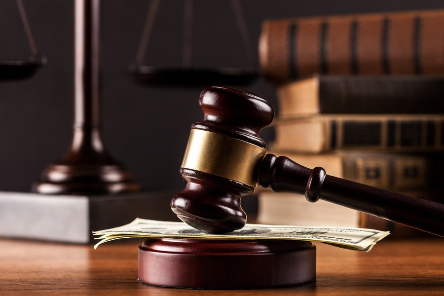 上海职务犯罪律师揭秘滥用职权罪：法律边界与实例解析